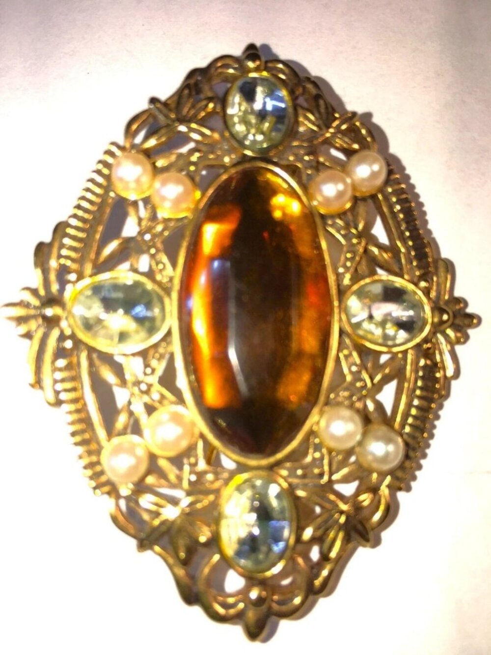 VINTAGE AVON FILIGREE FANTASY PIN PENDANT AMBER PEARLS CRYSTALS 1995
